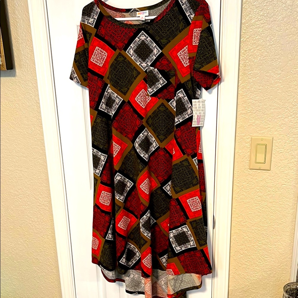 LuLaRoe Carly Dress, Size Medium, New with Tags